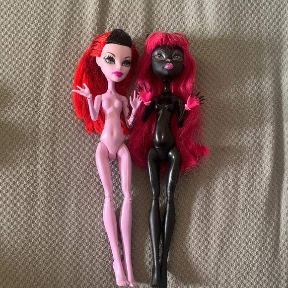 Monster High Dolls with Pink and Black Hair - Picture 2 of 9